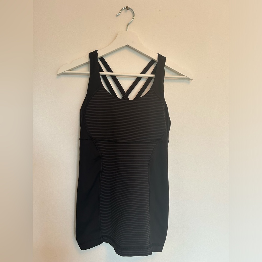 Lululemon top